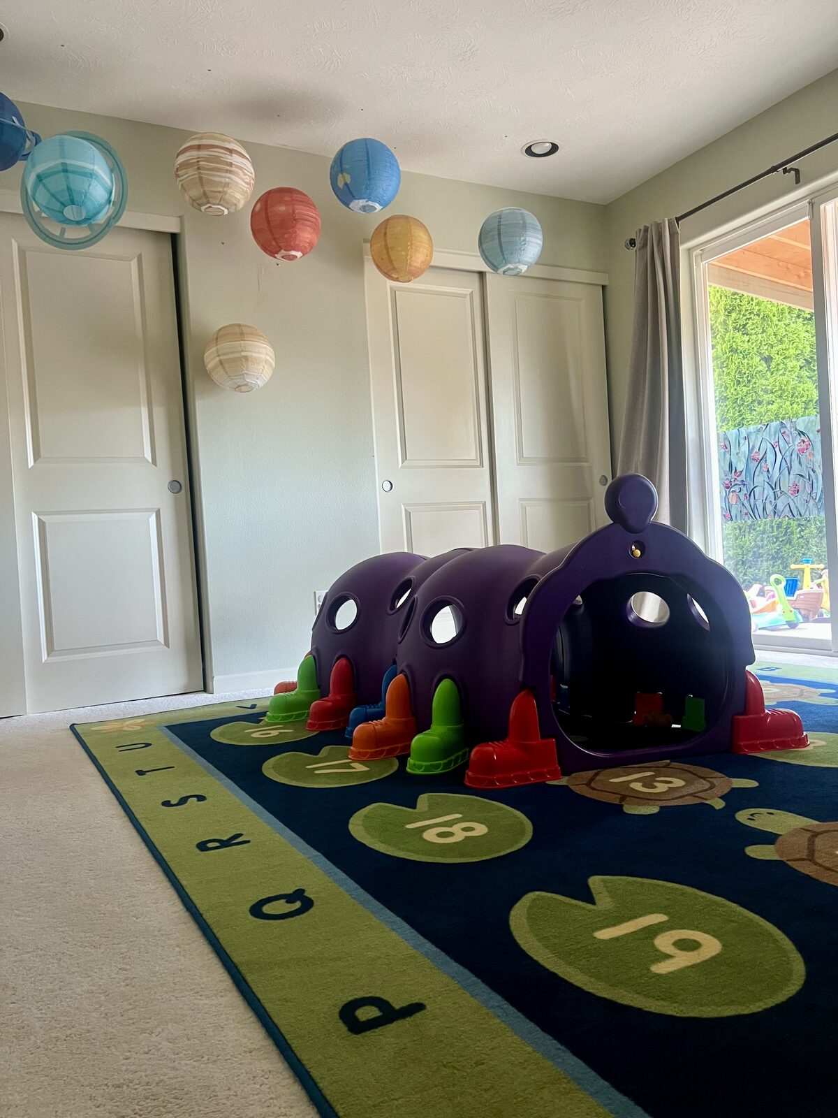 Play and reading corner at the SW 12th St location