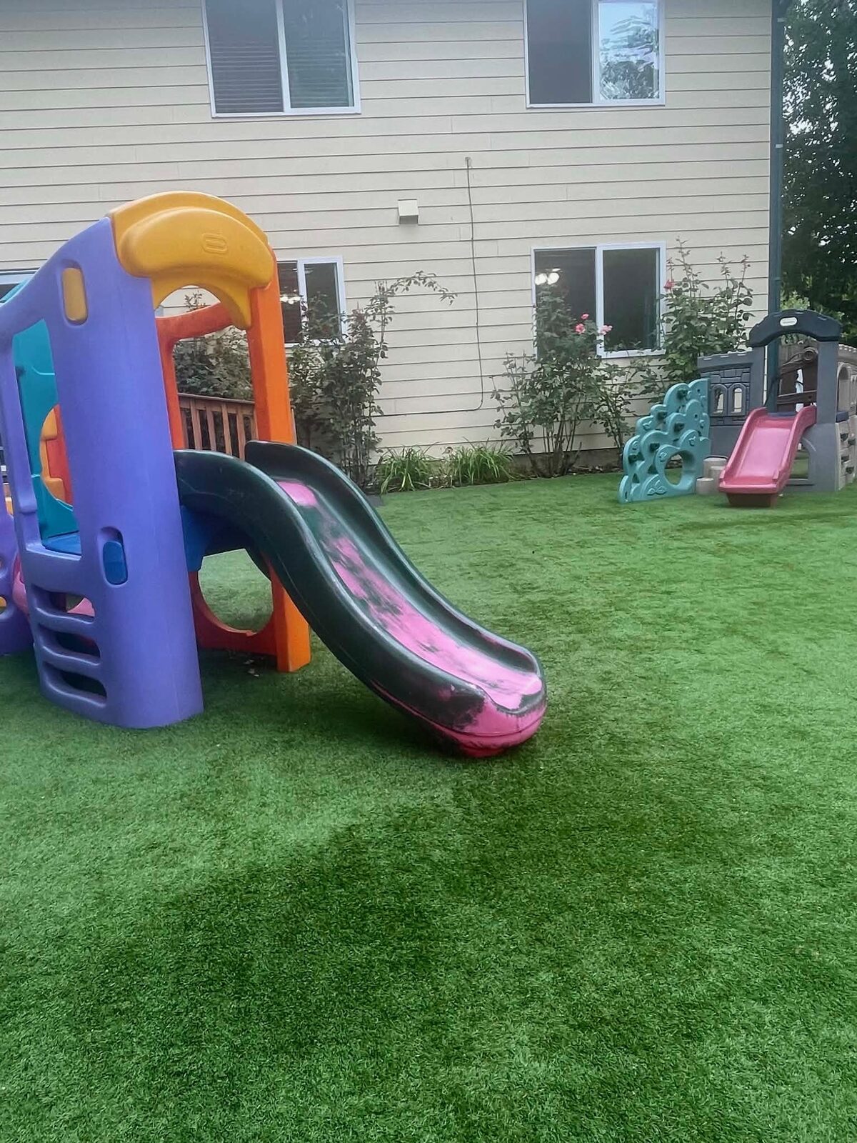 Backyard playground at the SW Hensley location